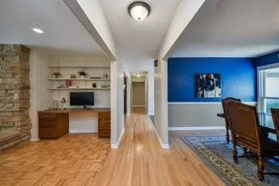 588 Williamsburg Rd, Glen Ellyn, IL 60137 - Photo 11