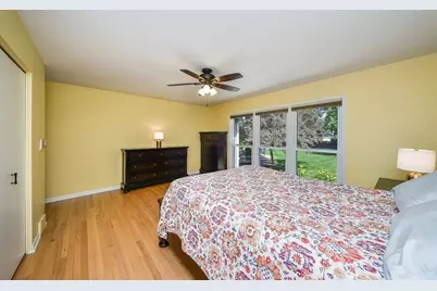 588 Williamsburg Road, Glen Ellyn, IL 60137 - Photo 33