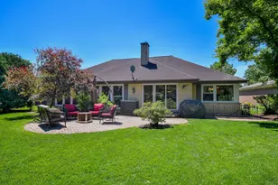 588 Williamsburg Rd, Glen Ellyn, IL 60137 - Photo 41