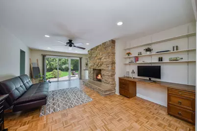 588 Williamsburg Road, Glen Ellyn, IL 60137 - Photo 13