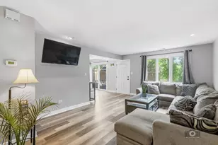 1905 Rosewood Ct, Darien, IL 60561 - Photo 5