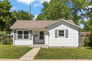 913 N 15th St, Dekalb, IL 60115 - Photo 27