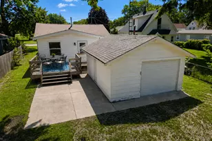 913 N 15th St, Dekalb, IL 60115 - Photo 23