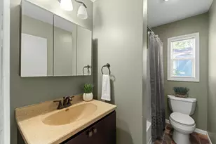 913 N 15th St, Dekalb, IL 60115 - Photo 15
