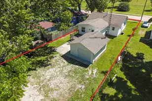 913 N 15th St, Dekalb, IL 60115 - Photo 3