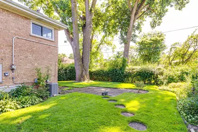 9230 N Major Avenue, Morton Grove, IL 60053 - Photo 29