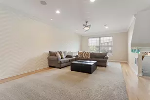 106 Creekbend Ct, Mount Prospect, IL 60056 - Photo 3