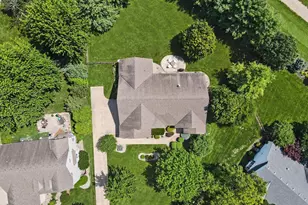 4714 Chestnut Grove Dr, Champaign, IL 61822 - Photo 3