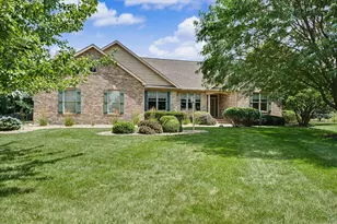 4714 Chestnut Grove Dr, Champaign, IL 61822 - Photo 5
