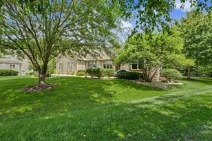 4714 Chestnut Grove Dr, Champaign, IL 61822 - Photo 5