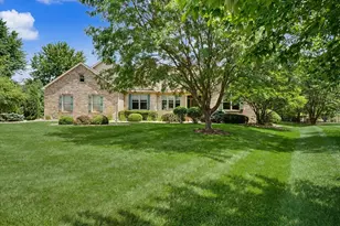 4714 Chestnut Grove Dr, Champaign, IL 61822 - Photo 3