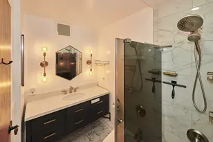 7061 N Kedzie Ave, Chicago, IL 60645 - Photo 17