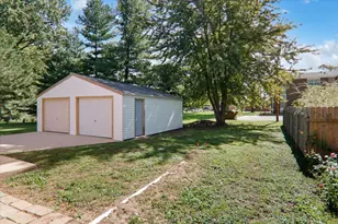107 E Poplar St, Normal, IL 61761 - Photo 17