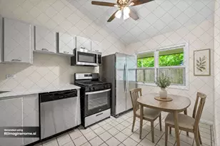327 E Lake St, Barrington, IL 60010 - Photo 3