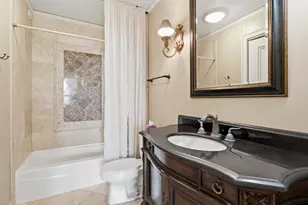 201 N Westshore Dr, Chicago, IL 60601 - Photo 25