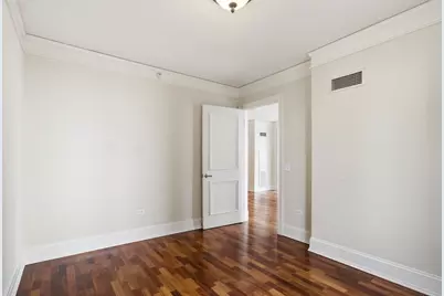 201 N Westshore Drive #1202, Chicago, IL 60601 - Photo 23