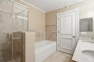 201 N Westshore Dr, Chicago, IL 60601 - Photo 19