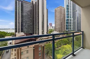 201 N Westshore Dr, Chicago, IL 60601 - Photo 27