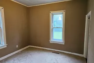 302 E Park St, Morrison, IL 61270 - Photo 13
