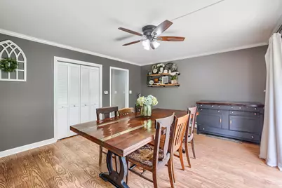 823 Greenwood Avenue, Carpentersville, IL 60110 - Photo 7