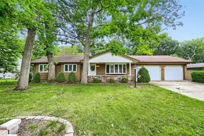 823 Greenwood Avenue, Carpentersville, IL 60110 - Photo 1