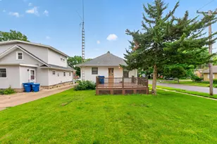 803 N 9th St, Dekalb, IL 60115 - Photo 23