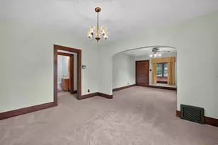 803 N 9th St, Dekalb, IL 60115 - Photo 7