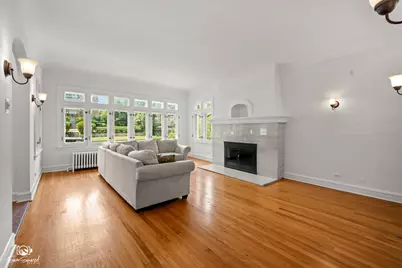 9237 S Longwood Drive, Chicago, IL 60643 - Photo 3