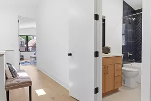 2044 W Superior St, Chicago, IL 60612 - Photo 25