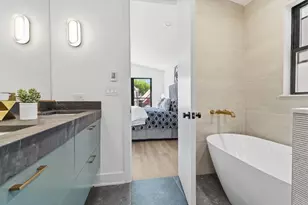2044 W Superior St, Chicago, IL 60612 - Photo 19