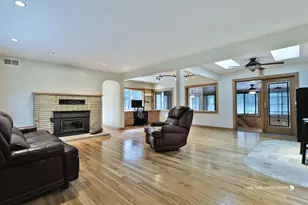 9425 Byrne Dr, Fox River Grove, IL 60021 - Photo 7
