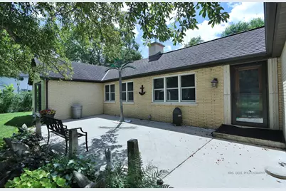 9425 Byrne Drive, Fox River Grove, IL 60021 - Photo 5