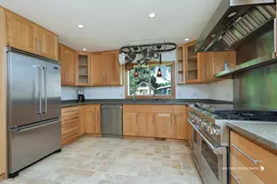 9425 Byrne Dr, Fox River Grove, IL 60021 - Photo 11