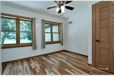 9425 Byrne Drive, Fox River Grove, IL 60021 - Photo 23