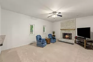 16W374 94th St, Burr Ridge, IL 60527 - Photo 7