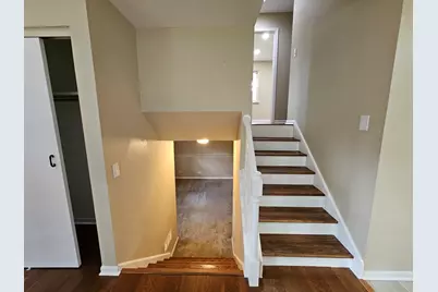210 Redwood Court, Vernon Hills, IL 60061 - Photo 11