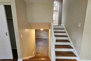 210 Redwood Ct, Vernon Hills, IL 60061 - Photo 11