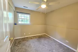 210 Redwood Ct, Vernon Hills, IL 60061 - Photo 25