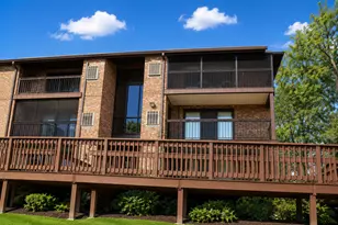 15137 Quail Hollow Dr, Orland Park, IL 60462 - Photo 1