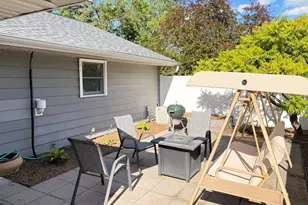 221 Rowe Dr, Bloomington, IL 61701 - Photo 23