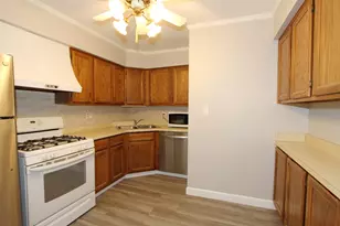 297 Gregory St, Aurora, IL 60504 - Photo 5