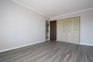 297 Gregory St, Aurora, IL 60504 - Photo 7