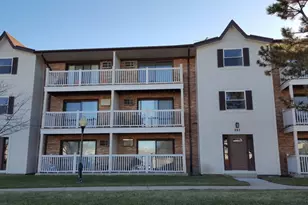 297 Gregory St, Aurora, IL 60504 - Photo 1