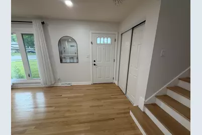 1801 E Aztec Lane, Mount Prospect, IL 60056 - Photo 5