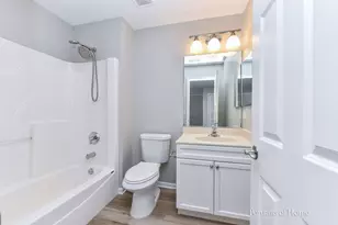 8426 Dawn Ln, Darien, IL 60561 - Photo 21