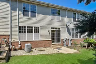 8426 Dawn Ln, Darien, IL 60561 - Photo 25