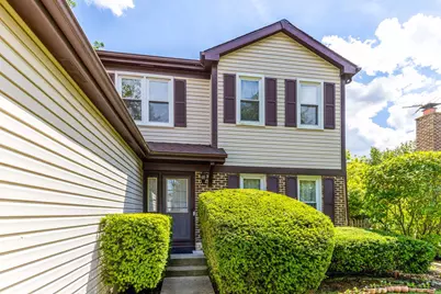 135 Newtown Drive, Buffalo Grove, IL 60089 - Photo 3