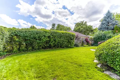135 Newtown Drive, Buffalo Grove, IL 60089 - Photo 35