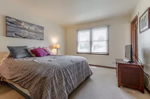 135 Newtown Dr, Buffalo Grove, IL 60089 - Photo 19