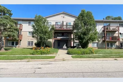 555 Deepwoods Drive #2E, Mundelein, IL 60060 - Photo 1